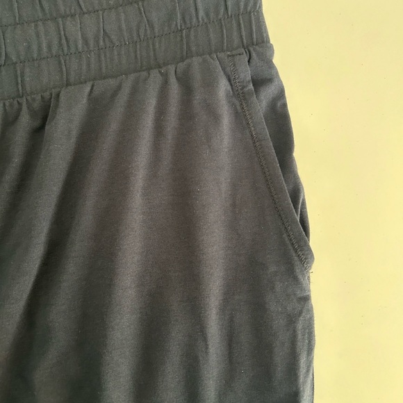 NWT AnyBody Cozy Knit Tie-Dye Top and Jogger Set Black/Blush size Medium Petite - Picture 11 of 15